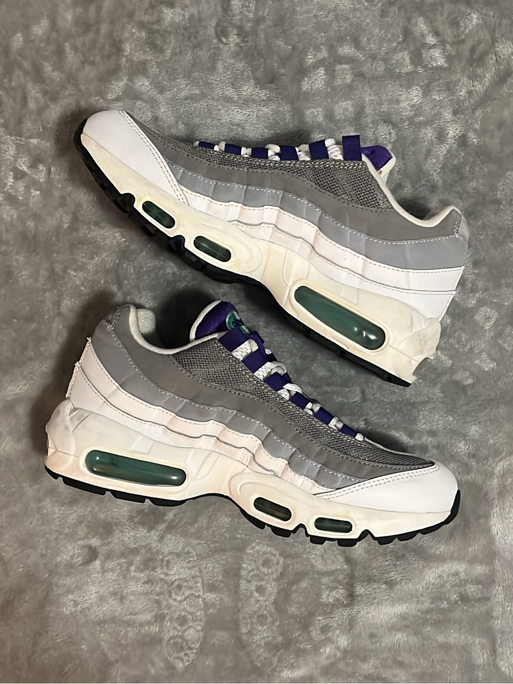 Nike Air Max 95 OG Big Bubble Grape White Grey Purple HJ5996-100 Women’s 7.5